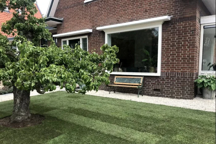 grasmatten gelegd door de tuinier