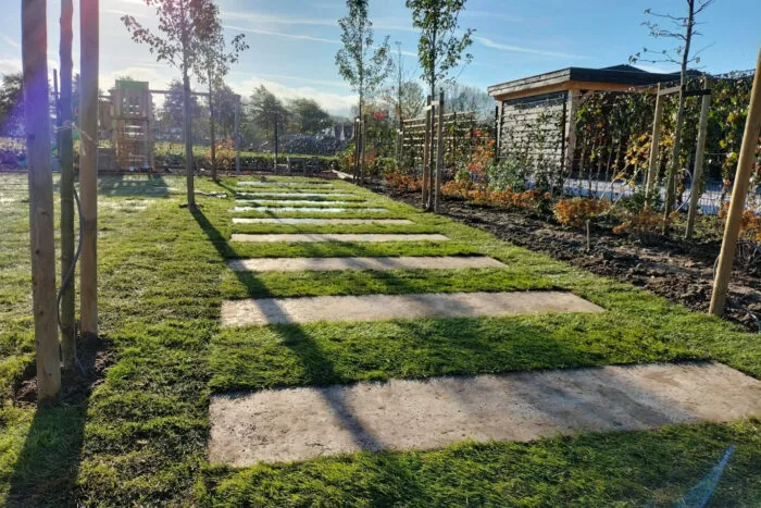 Vers gelegde grasmatten — bij 'Ervaring van tuiniersbedrijf Marccura uit Sommelsdijk'