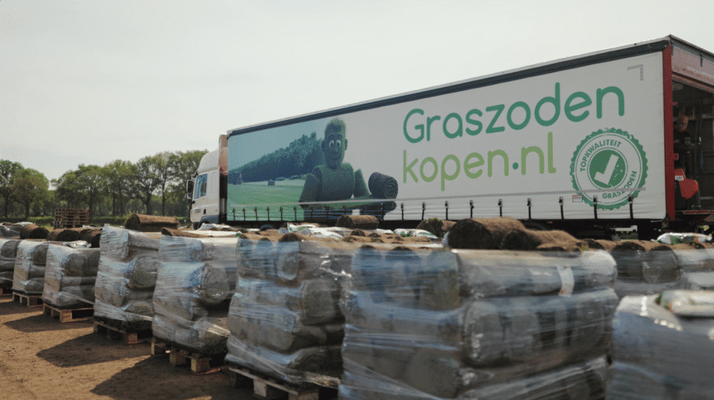 Grasmatten op pallet of in gebruik